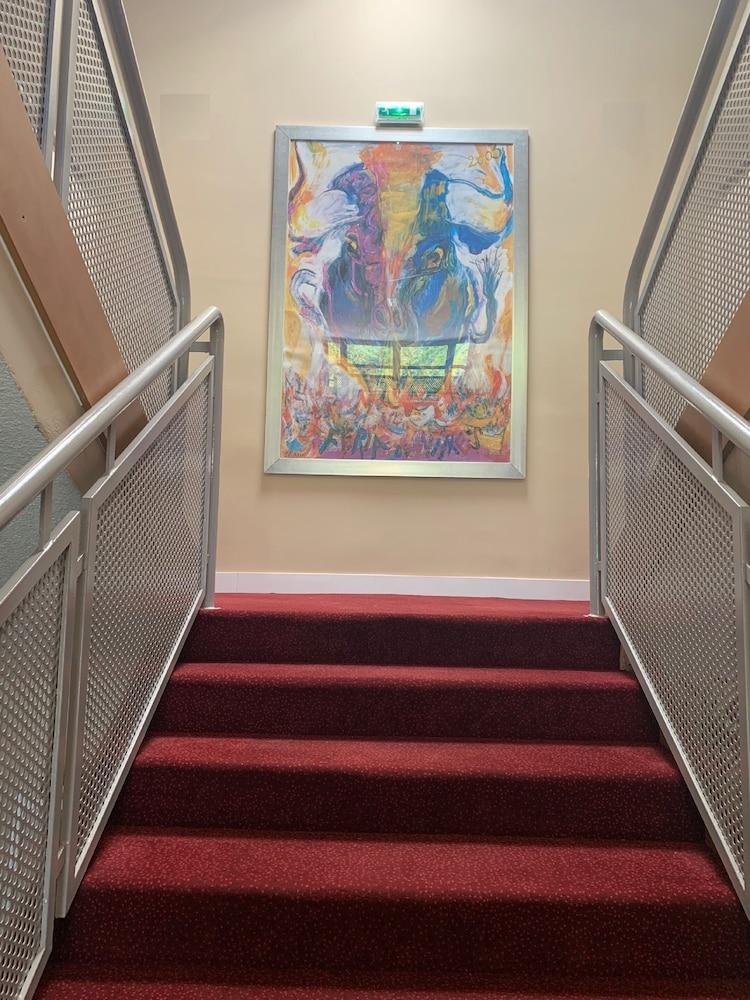 The Originals City, Hotel Nimes Costieres, Ex Inter Hotel מראה חיצוני תמונה