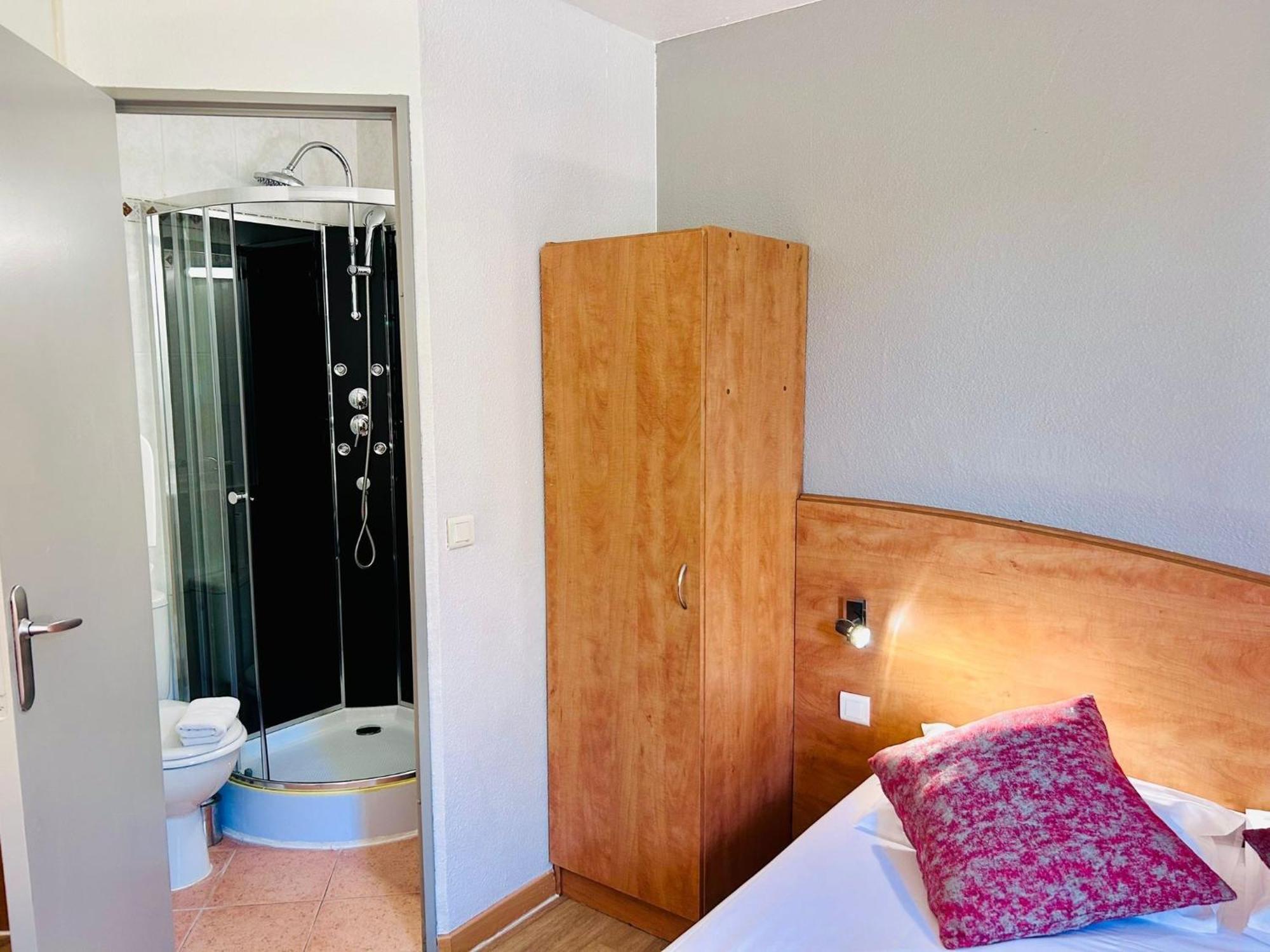The Originals City, Hotel Nimes Costieres, Ex Inter Hotel מראה חיצוני תמונה